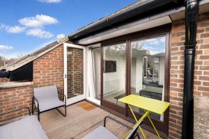 Near Portobello Market W11 2BR Roof Terrace