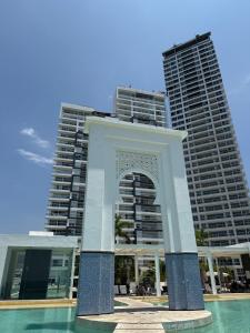 Lakshmi Armandos Acapulco