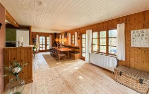 4 Bedroom Beautiful Home In Thyholm