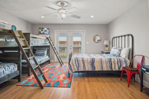 Coconut Hut - Golf Cart Included Pet Friendly