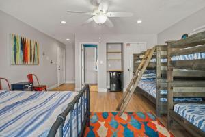 Coconut Hut - Golf Cart Included Pet Friendly