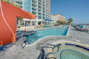 Oceanfront Honeymoon Suite with Pools and Views