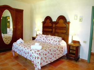 Nice apartment in Guasticce with pool