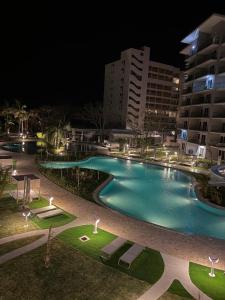Casa Flick New 3 BR 2 Bath Oceanfront Resort Condo