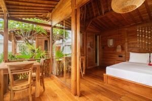 4BR Authentic Santuary Sawah Joglo In Ubud