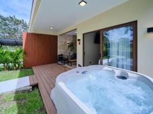 Arenal Volcanic Villas