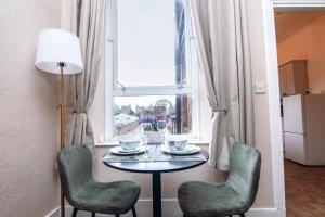 Stylish West End Apartment, Central Aberdeen with Free Parking