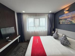 Ha Long 2BR Apartment - Spacious & Modern - Near Center