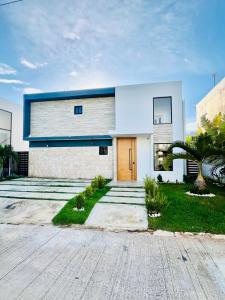 Paraiso Caribeno Villa with Pool and BBQ