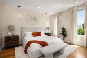 Bushwick Townhouse by Haus Modern 3BR with private yard