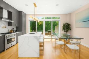 Bushwick Townhouse by Haus Modern 3BR with private yard