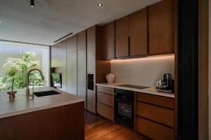 Berawa Villa l 2 Pools, Walk to Beach l Near Finns
