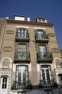 Appartements Simple Asile : Appartement avec Balcon