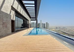 Free housekeeping visits during your stay StayShort Chic 1 Bedroom Unit in Dubai Marina that Sleeps 4