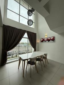 DreamScape Apartment @ Golden Hill