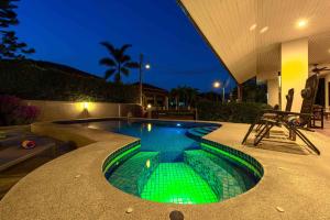 3BR Private Pool Villa Near City Center (H117)
