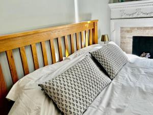 Peaceful Festival Retreat - Main Door Garden Flat