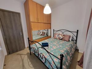 Julia Apartment 250m from Sea