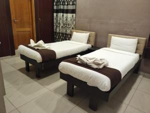 royal stay econos