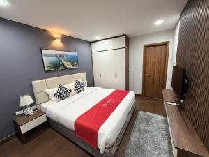 Ha Long 2BR Apartment - Spacious & Modern - Near Center