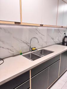 SGs Dome Suites - D1mension & Zenity, Free Gym & Pool, Central Spot