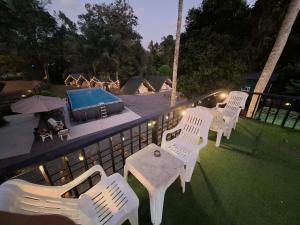 Nahm Khao Sok Hostel and Camping
