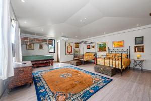 Villa Mewah Daya Tampung Banyak dengan Pemandangan Golf Course di Sentul Bogor