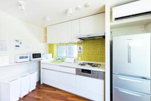 Atrium 2Bedroom-79M2 with small Car space-5mins to station-1min to 24-7shop