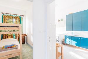 Vintage Ocean View with Fast WI-FI and Elevator to Town
