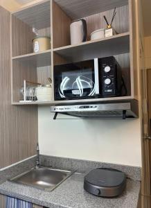 Staycation in Cubao, Along EDSA, Near MRT, MALL