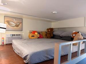 Staycation in Cubao, Along EDSA, Near MRT, MALL