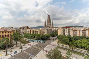 AB Sagrada Familia Views