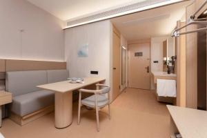 JI Hotel Nanjing South Railway Station Metro Station