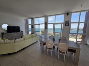 Appartement spacieux avec vue mer incroyable proche plage et port