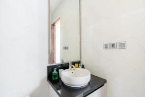 Luxury villa in Sanur 400m ocean, best caffes near