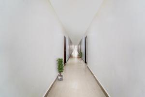 Hotel O Jayam Residency Tiruvottiyur Near Tiruvottriyur Theradi Metro Station