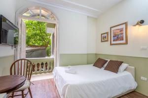 Hidden Alley Homestay - Near Old Quarter