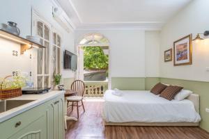 Hidden Alley Homestay - Near Old Quarter