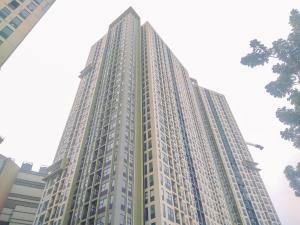 Fancy and Nice Studio Room at Transpark Cibubur Apartment By Travelio