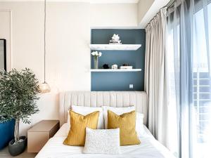 High-End Meydan Studio Pool & City Vibes