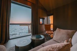 Henningsvær Bryggehotell - by Classic Norway Hotels