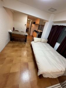 Next to kuromon market three double beds spacious apt
