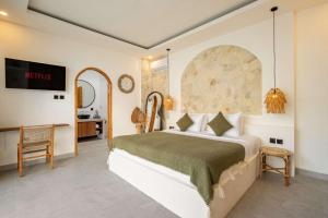 Stylish 2 BR Villa Retreat Modern Comfort