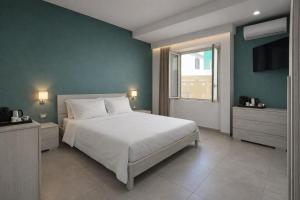 The Arco Rooms