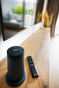 STAYTONA Apt with AC & Balcony, WiFi & Workspace near Frankfurt