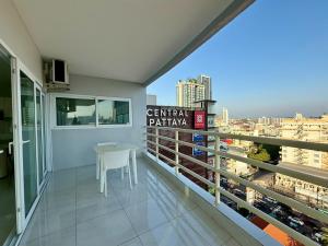 Pattaya beach view talay 6 by Sunshine