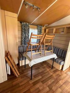 Bungalow confortable à Arles avec piscine
