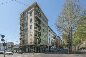 Happy House - Viale Tibaldi