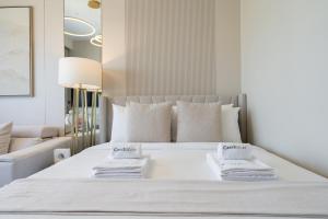Chic Studio Room, Azizi Mirage, Dubai Studio City