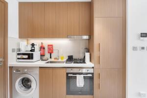 Chic Studio Room, Azizi Mirage, Dubai Studio City